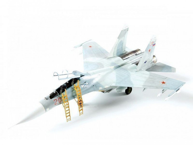 Сборная модель ZVEZDA Российский учебно-боевой самолёт Су-27УБ, 1/72