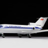 Турбореактивный пассажирский самолет Як-40 1/144